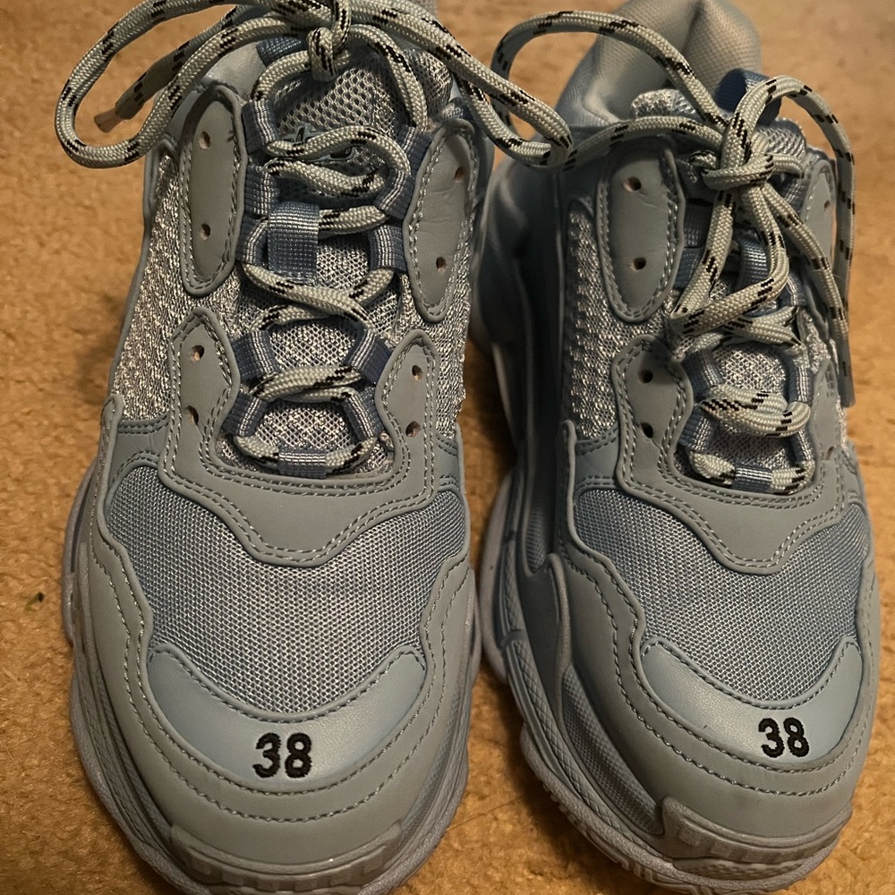 Authentic BALENCIAGA sneaker size 38